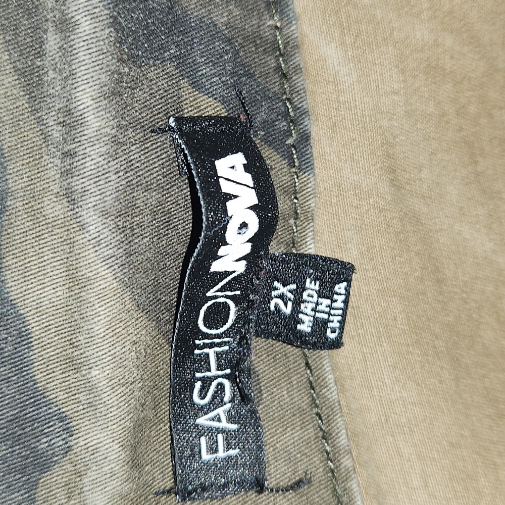 Crop Camo Jacket - Picture 5 of 7